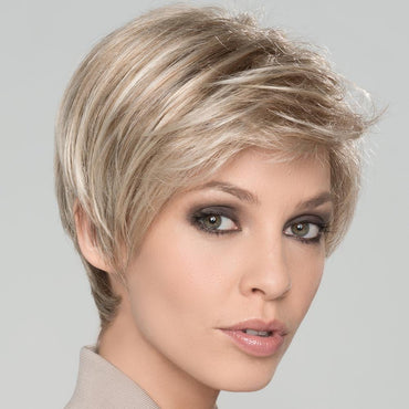 A short, feminine style for the sophisticated woman!
