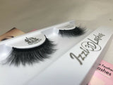 IZZI 3D LASHES LIGHT & SOFT AS A FEATHER LUXURY 3D LASHES #722 M HUMAN REMY HAIR